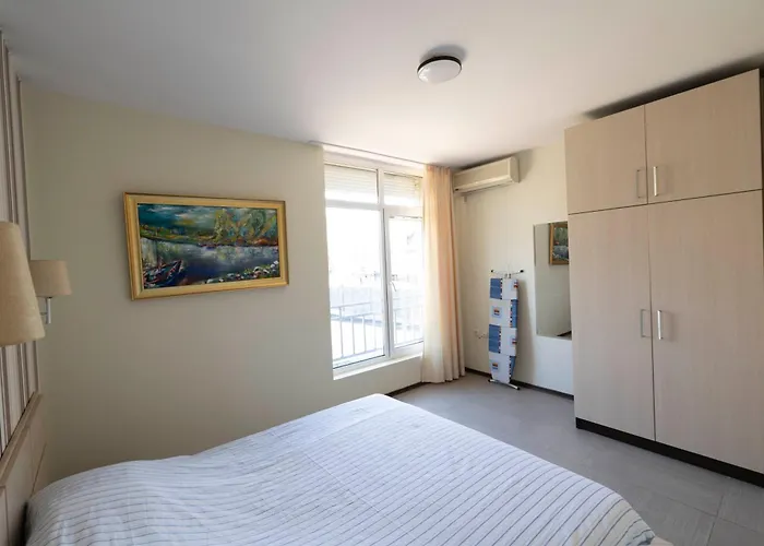 Reina Kamelia Garden Sunny Beach