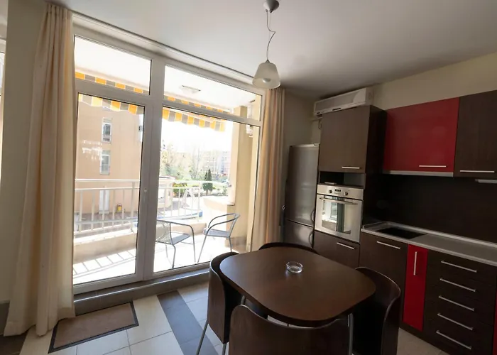 Apartament Reina Kamelia Garden *