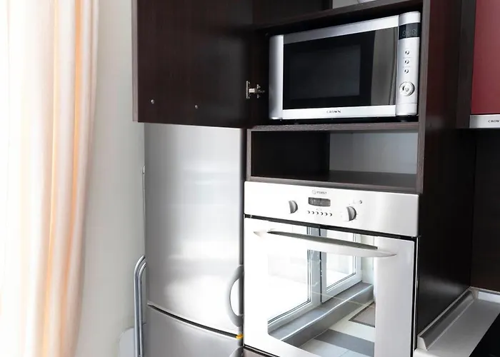 Reina Kamelia Garden